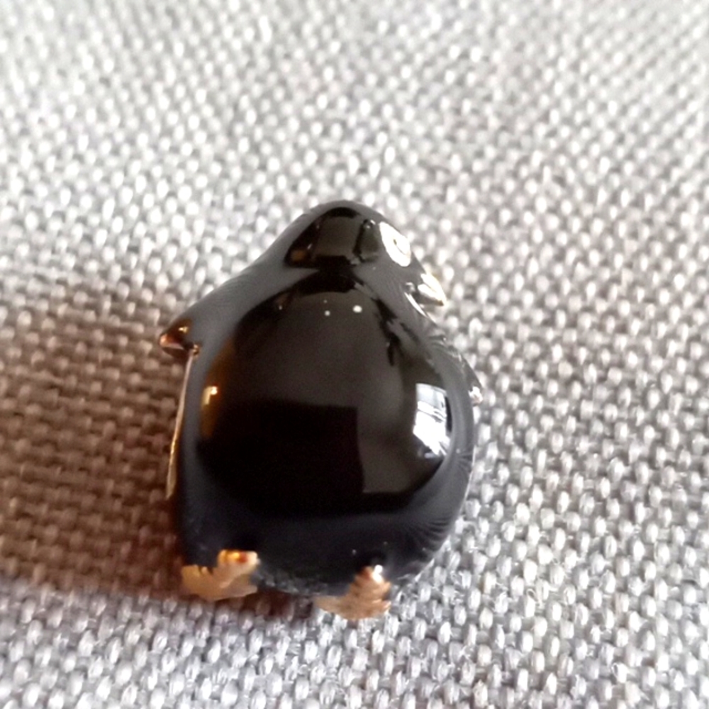 BRIGHTON PENGUIN BLACK ENAMEL AND WHITE CRYSTAL BEAD - Picture 6 of 8